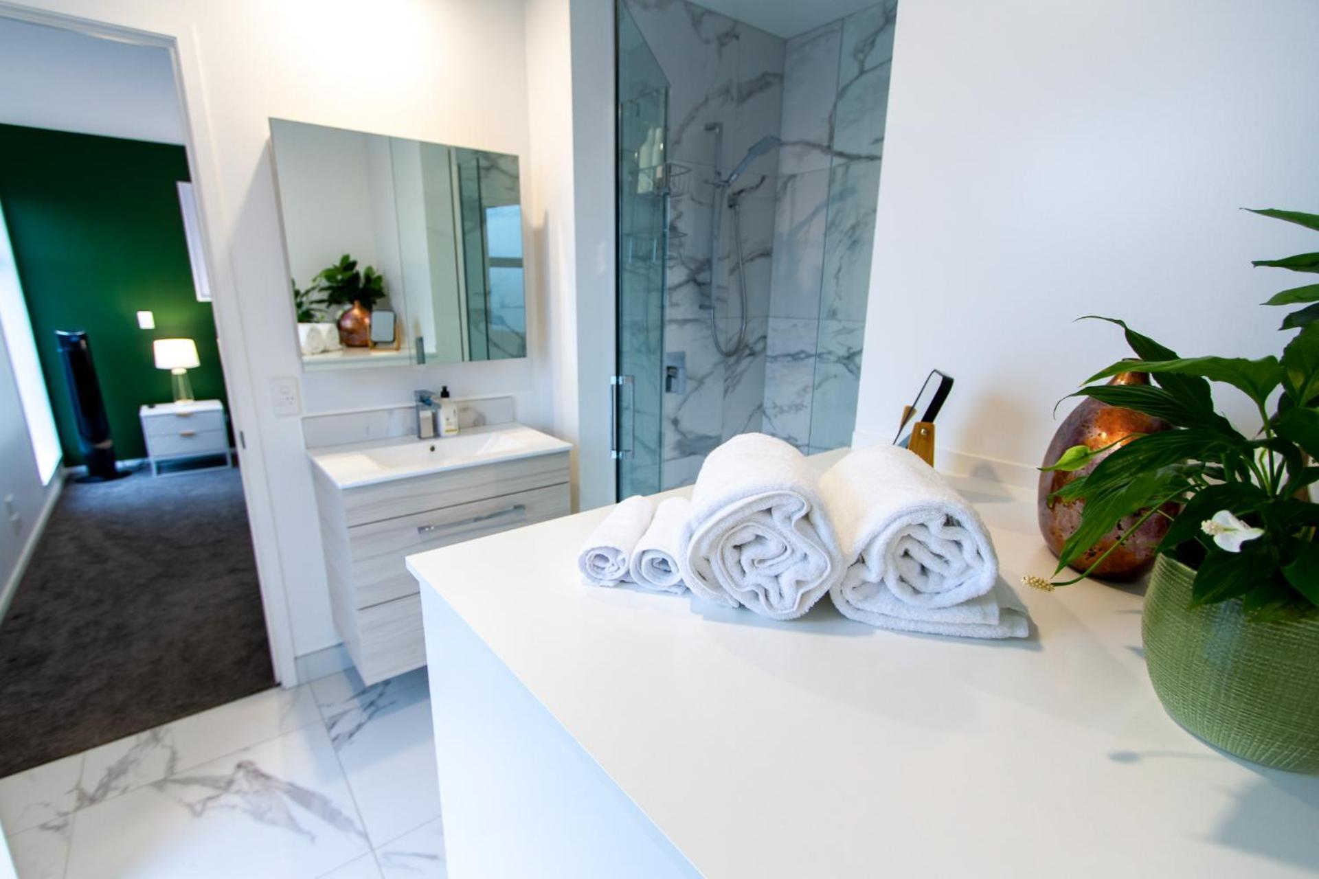 Gorgeous In Green - 2 Bed Central Oasis W/King Bed Christchurch Extérieur photo