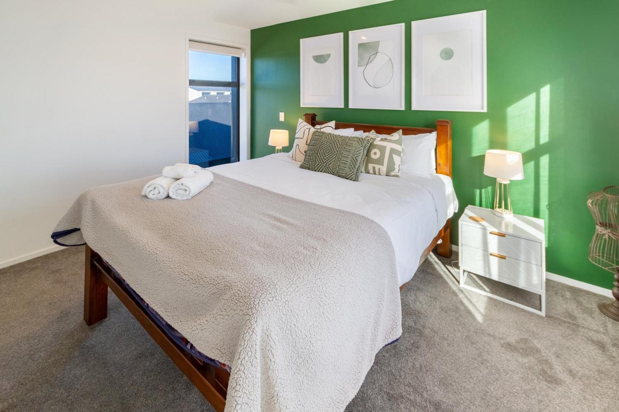 Gorgeous In Green - 2 Bed Central Oasis W/King Bed Christchurch Extérieur photo