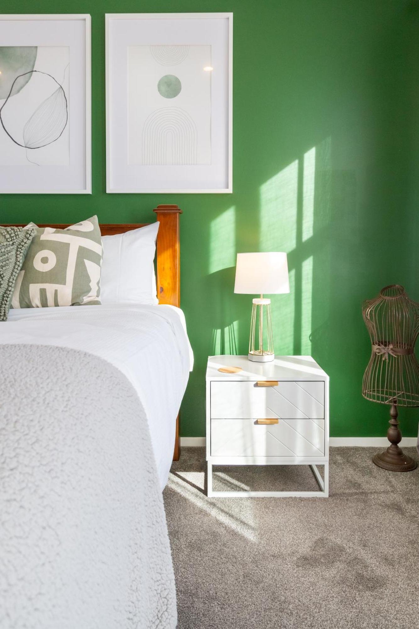 Gorgeous In Green - 2 Bed Central Oasis W/King Bed Christchurch Extérieur photo
