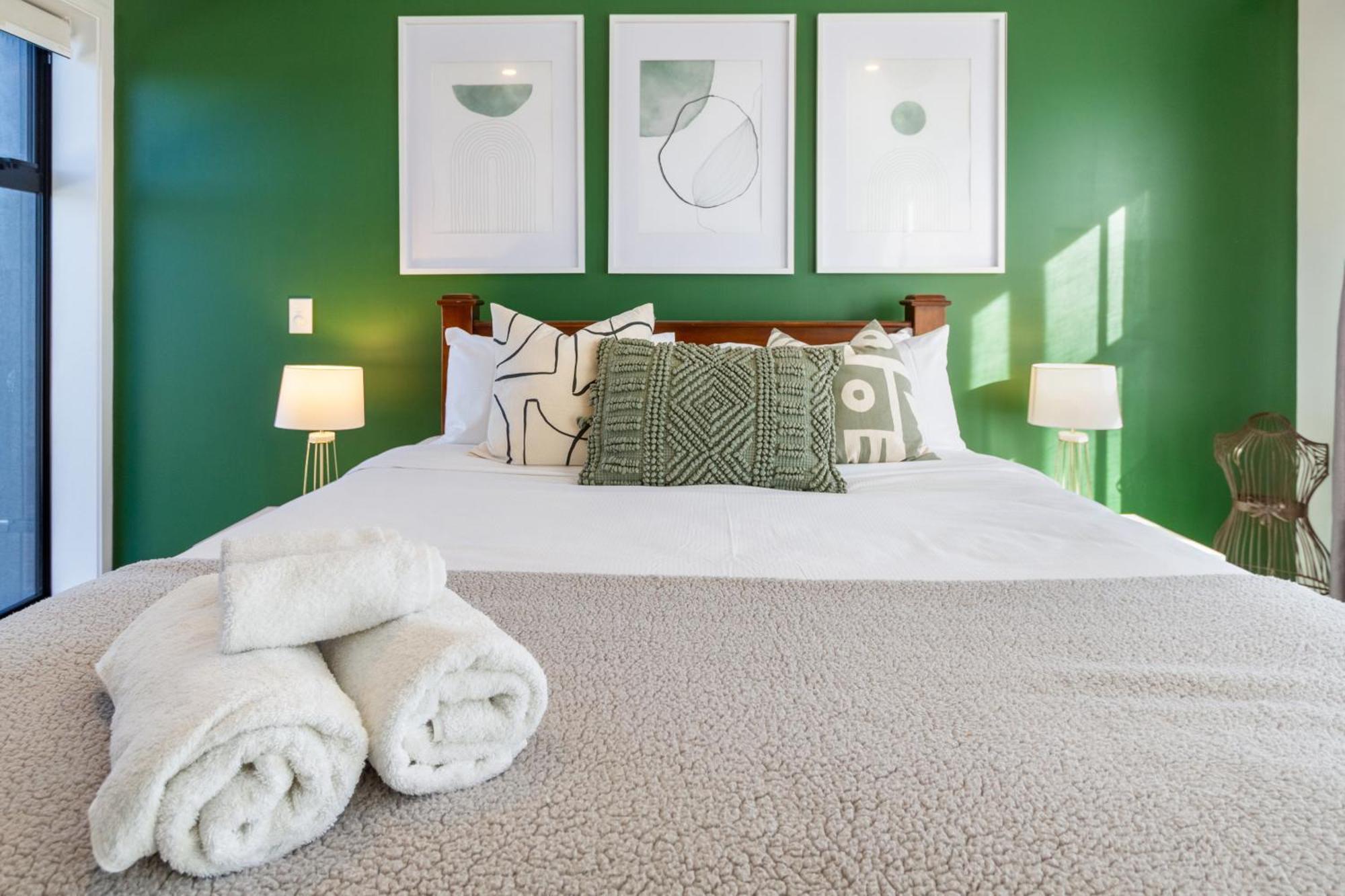 Gorgeous In Green - 2 Bed Central Oasis W/King Bed Christchurch Extérieur photo