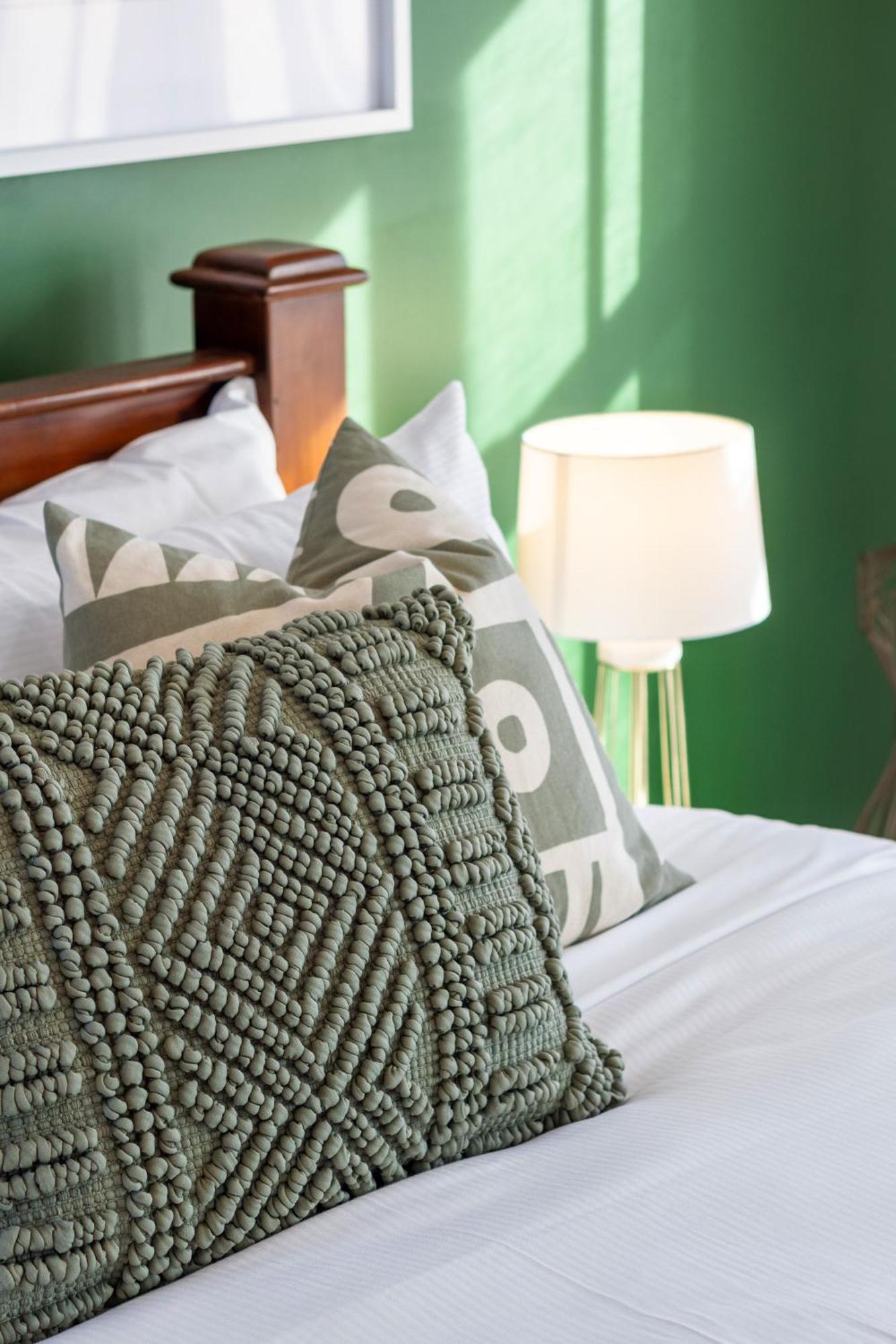 Gorgeous In Green - 2 Bed Central Oasis W/King Bed Christchurch Extérieur photo