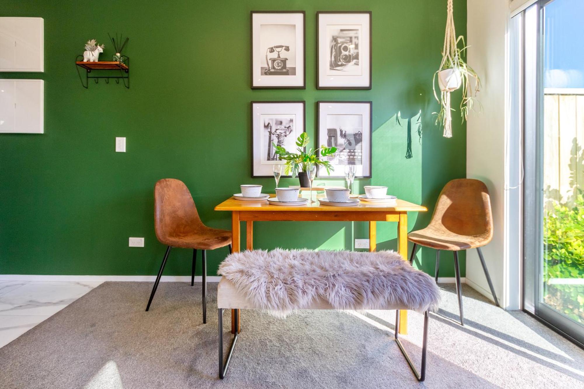 Gorgeous In Green - 2 Bed Central Oasis W/King Bed Christchurch Extérieur photo